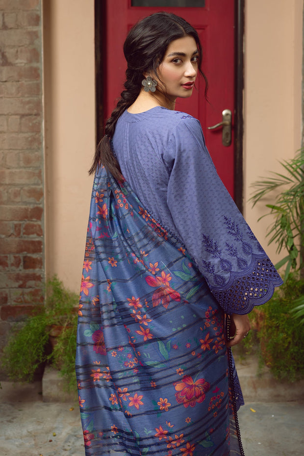 Latest Embroidered Kameez Trouser Pakistani Lawn Dress for Eid