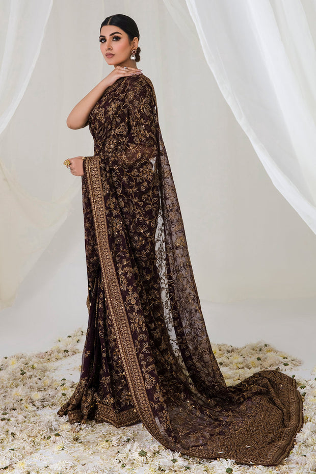 Latest Embroidered Pakistani Wedding Dress in Saree Style
