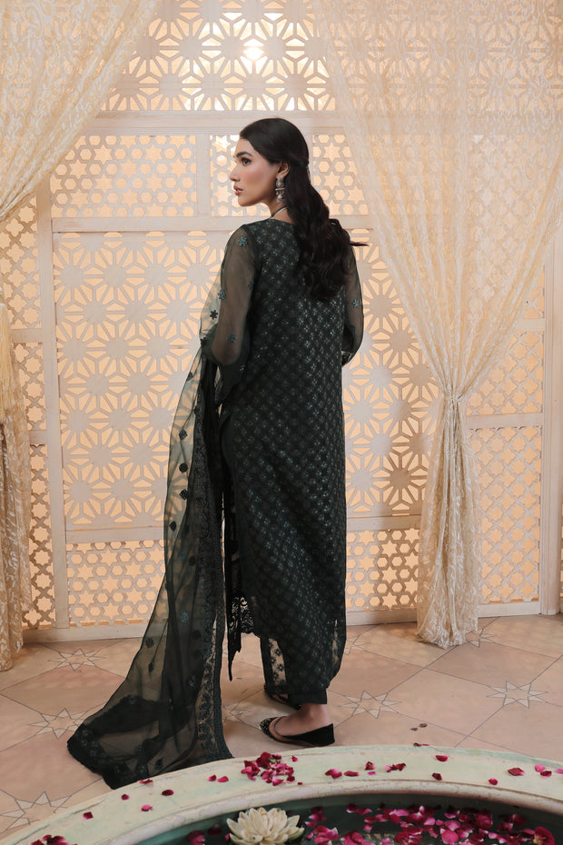 Latest Formal Dress Pakistani in Green Shade 2022