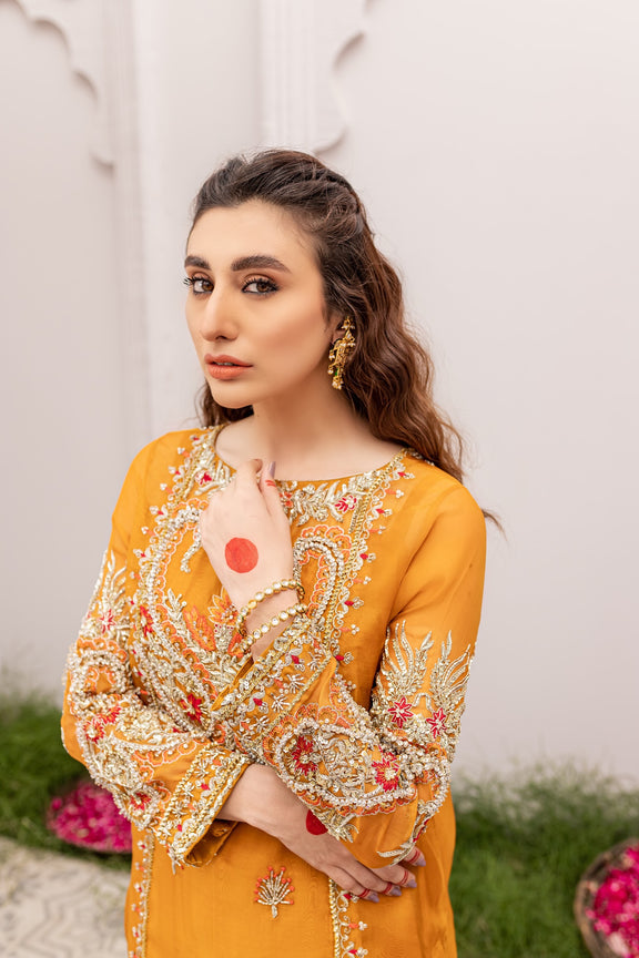 colour contrast with orange in dresses Peach Color Contrast Mehndi Dresses Your Wedding Day Is All About Love, But The Right Color