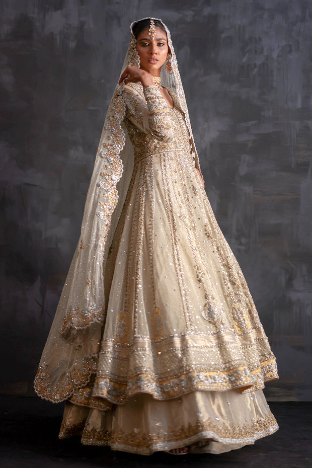 Latest Pakistani Bridal Dress in Pishwas and Lehenga Style