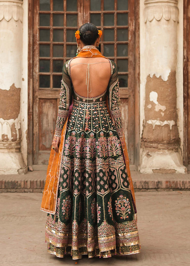 Latest Pakistani Bridal Dress in Traditional Pishwas Style