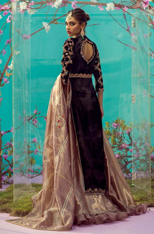 Latest Pakistani Bridal Lehenga with Open Kameez and Dupatta