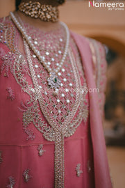 Latest Pakistani Chiffon Dress for Wedding Party Neckline View