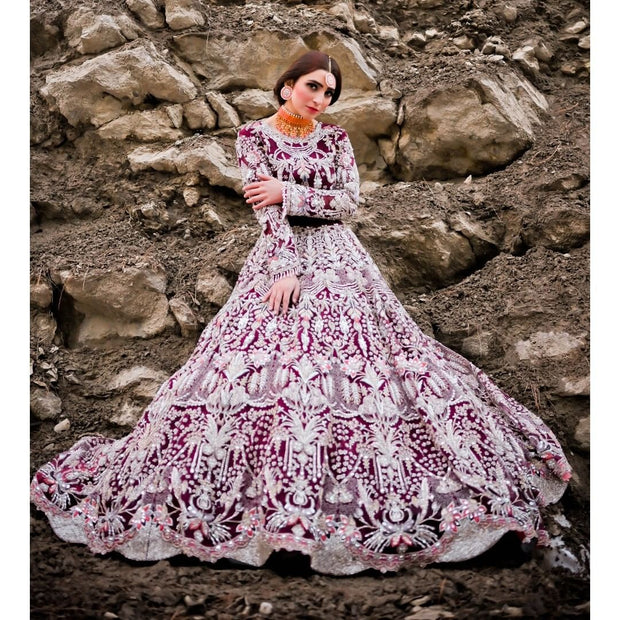 Latest Pakistani Lehenga Choli Dupatta Dress for Bride
