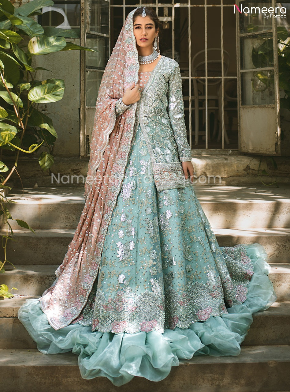 Latest Pakistani Lehenga Design for Walima 2021 Overall Look