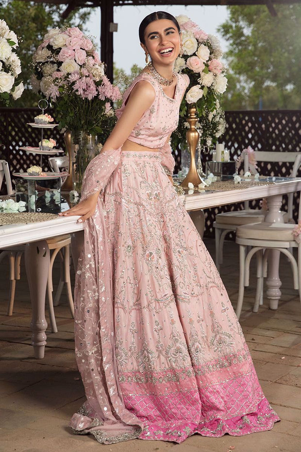Latest Pakistani Lehnga Choli for Wedding Close Up