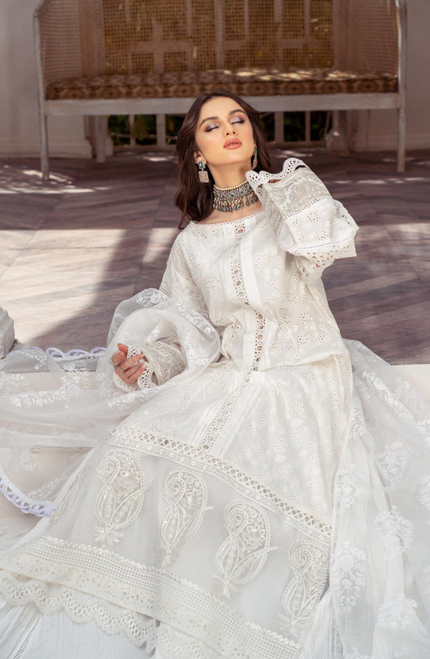 Latest Pakistani Party Dress in White Kameez Trouser Style