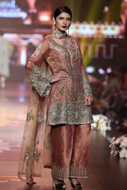 Latest Pakistani Party Wear in Peach Color 