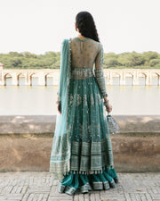 Latest Pakistani Wedding Dress in Embroidered Pishwas Style