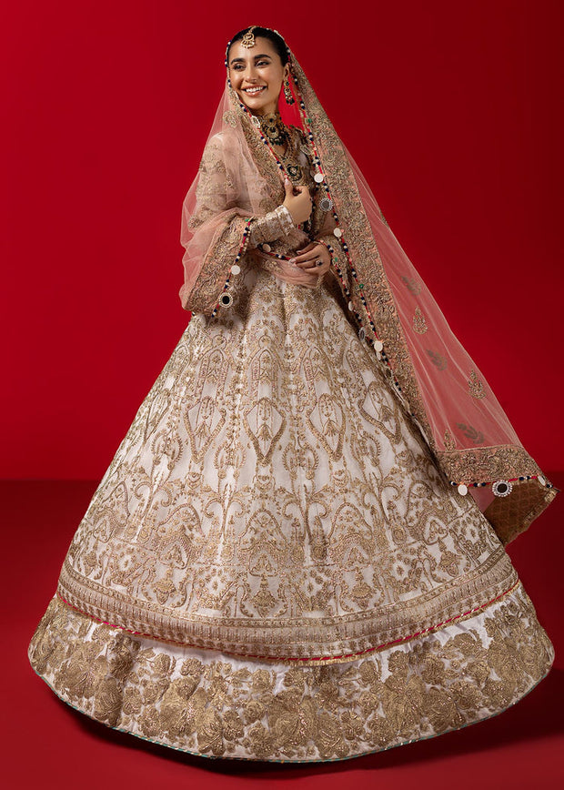 Latest Pakistani Wedding Dress in Pishwas and Lehenga Style