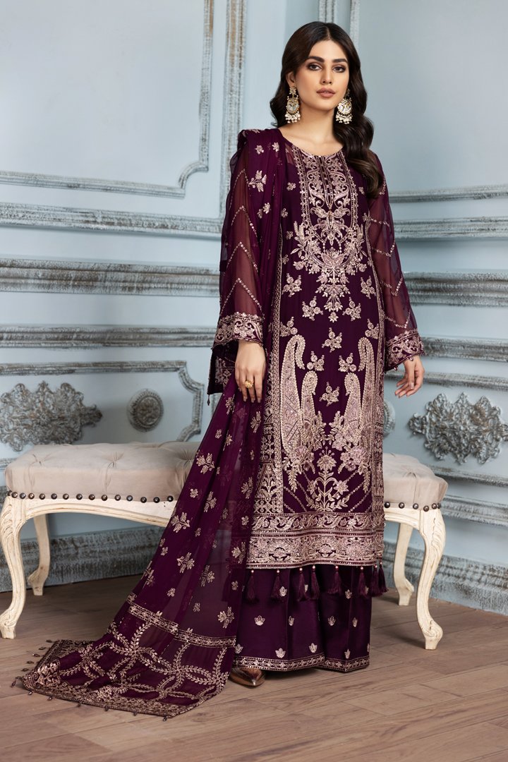 Latest Salwar Kameez Pakistani in Purple Shade