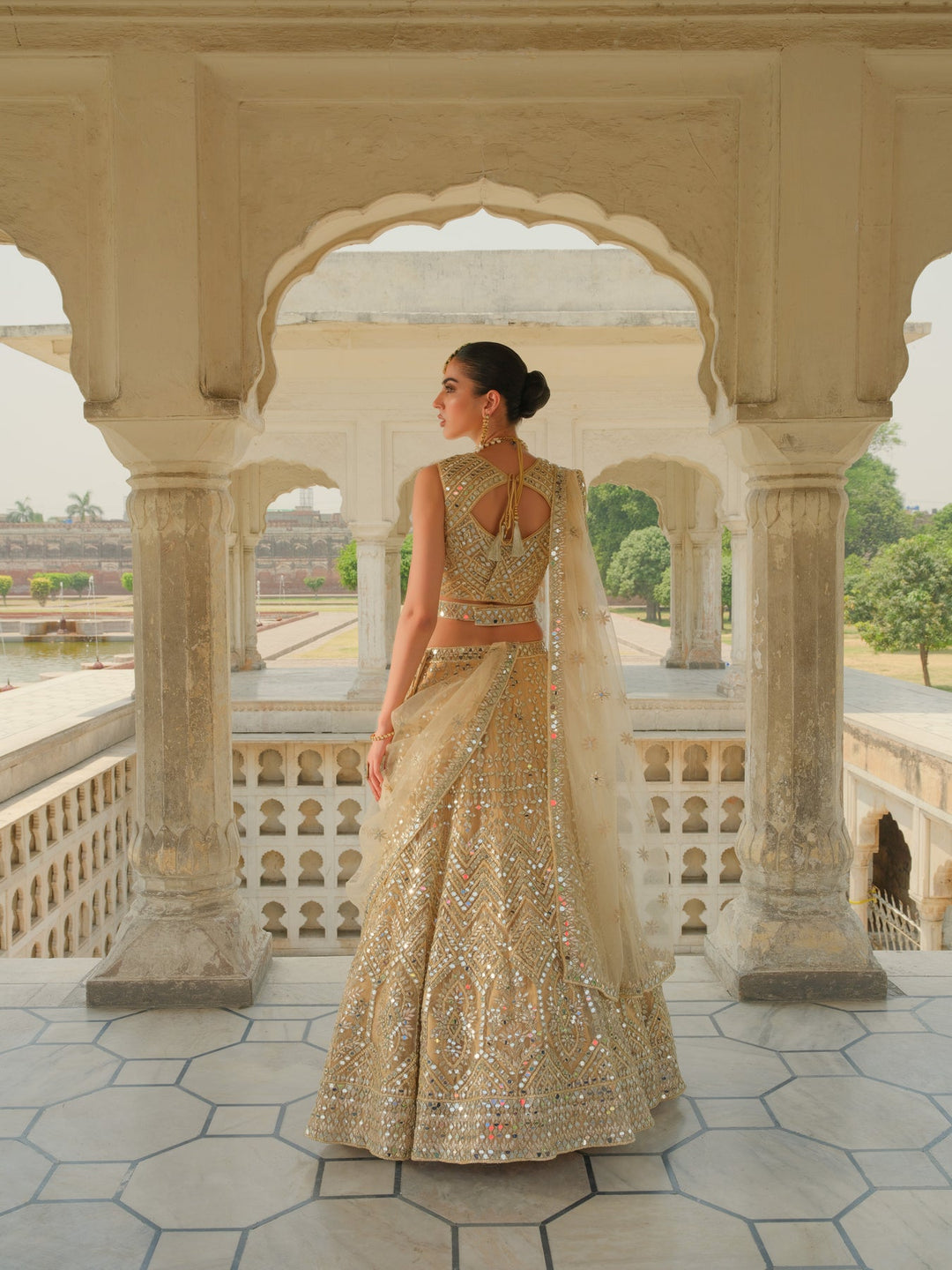 Latest Sleeveless Choli Lehenga Pakistani Wedding Dress