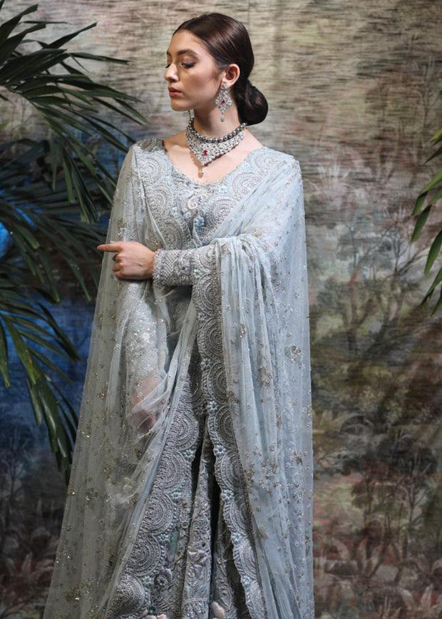Latest Pakistani Bridal Heavy Dress for Wedding Close Up