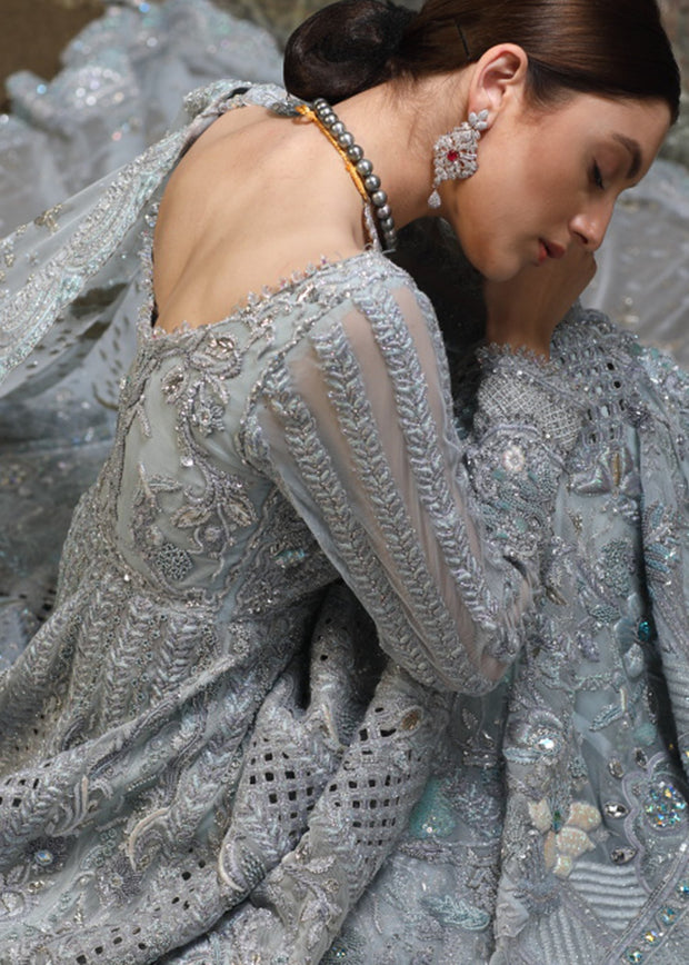 Latest Pakistani Bridal Heavy Dress for Wedding Backside View