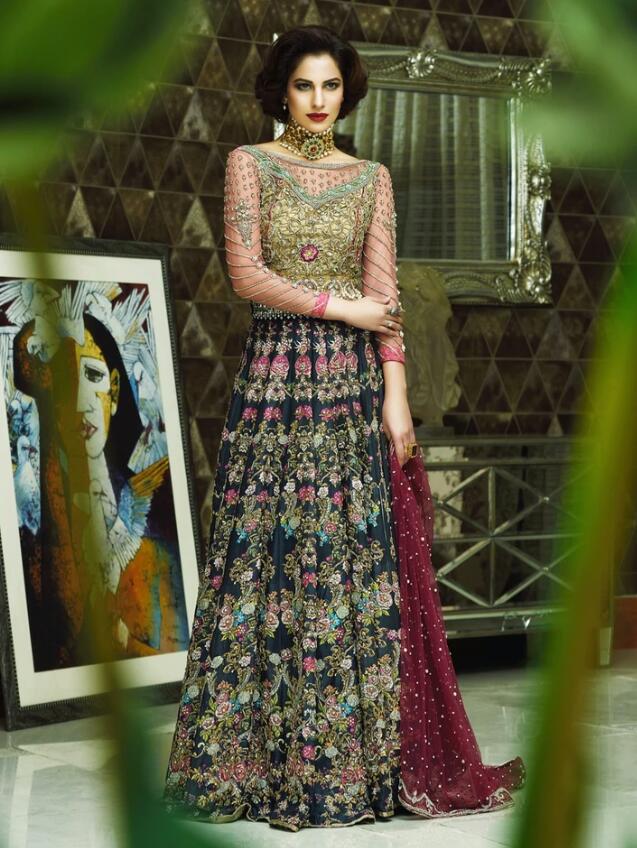 Luxury Pakistani Bridal Lehnga with Embroidery 