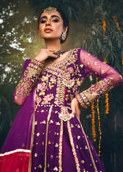 Pakistani Mehndi Dress Design for Bride 2021 Closeup View