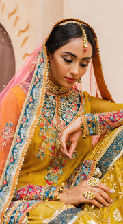Mehndi Dress Pakistani with a Farshi Gharara Pnline