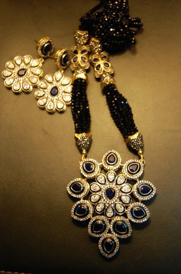 Moti Mala Necklace Set 