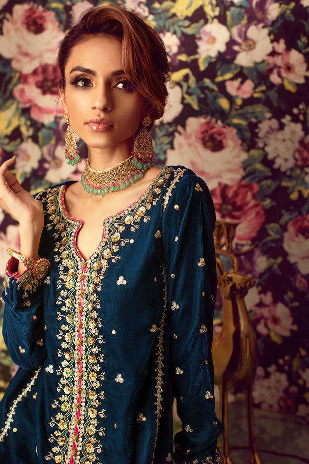 Navy Blue Velvet Pakistani Dress in Capri Kameez for Wedding Party CUSTOM SIZE Navy Blue Velvet Pakistani Dress in Capri Kameez for Wedding Party CUSTOM SIZE
