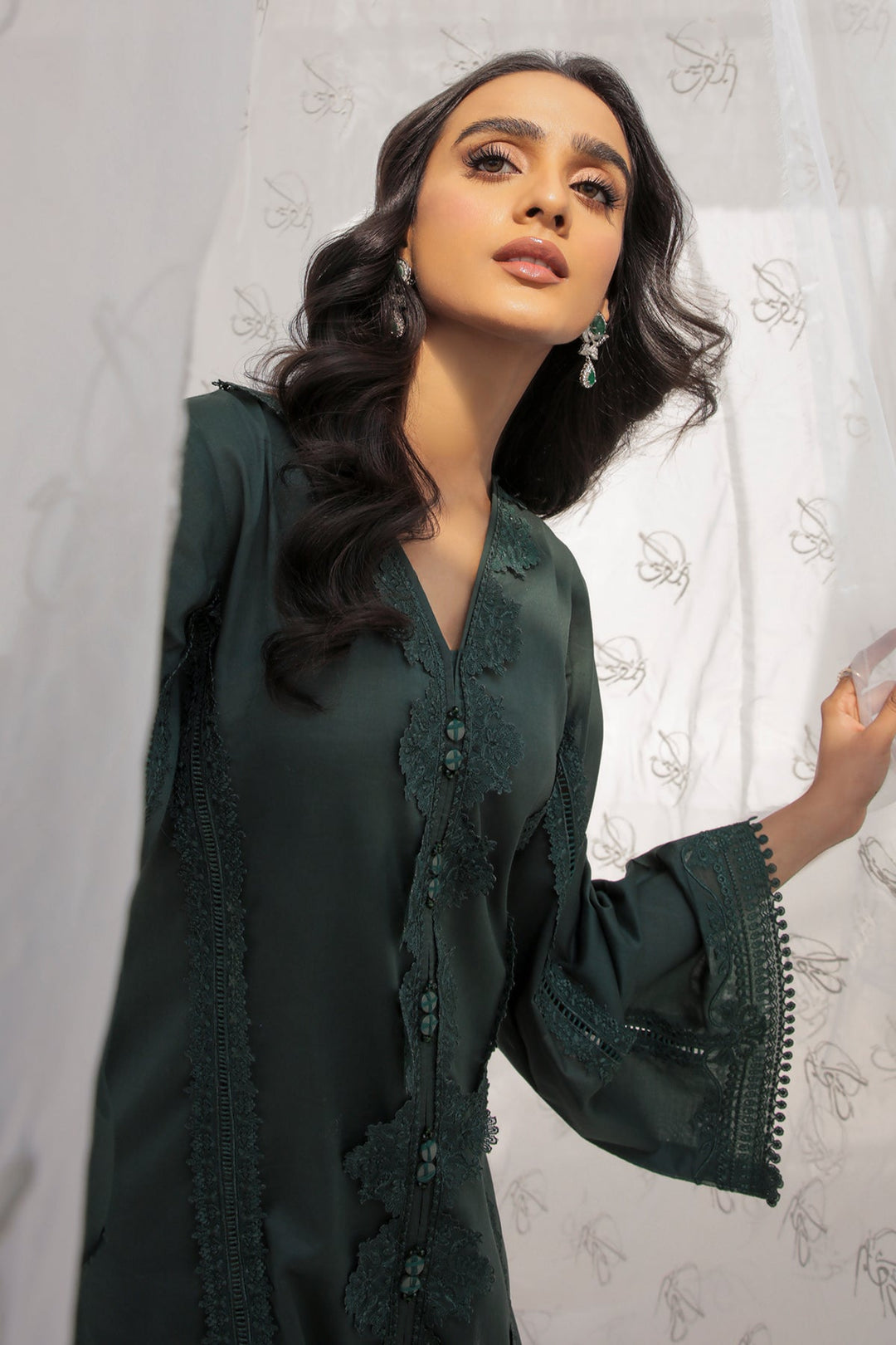 New Pakistani Kameez In Capri Style With Dupatta Party Wear 2023