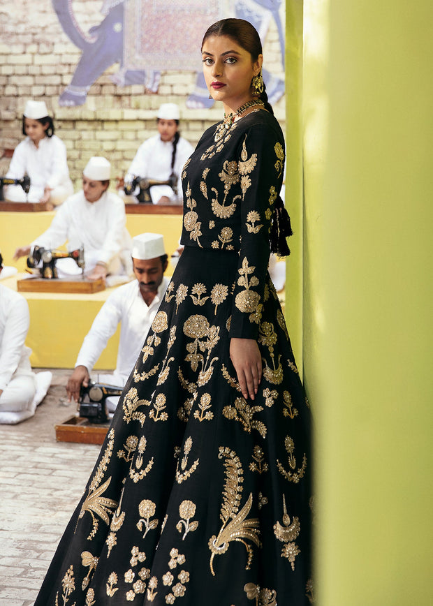 Black and gold lehenga sales online