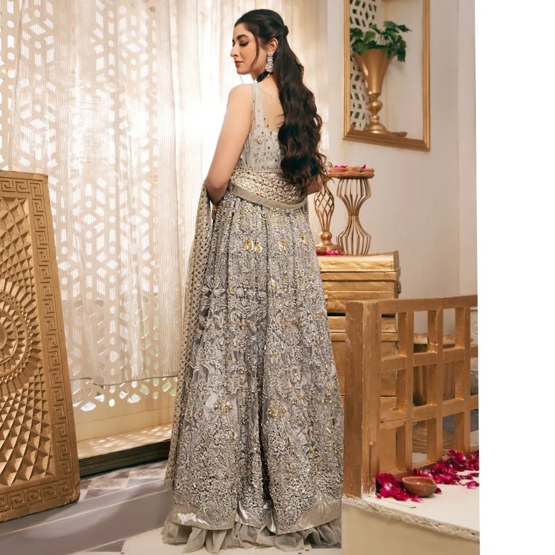 Stunning Pakistani Bridal Dresses with Pishwas and Lehenga