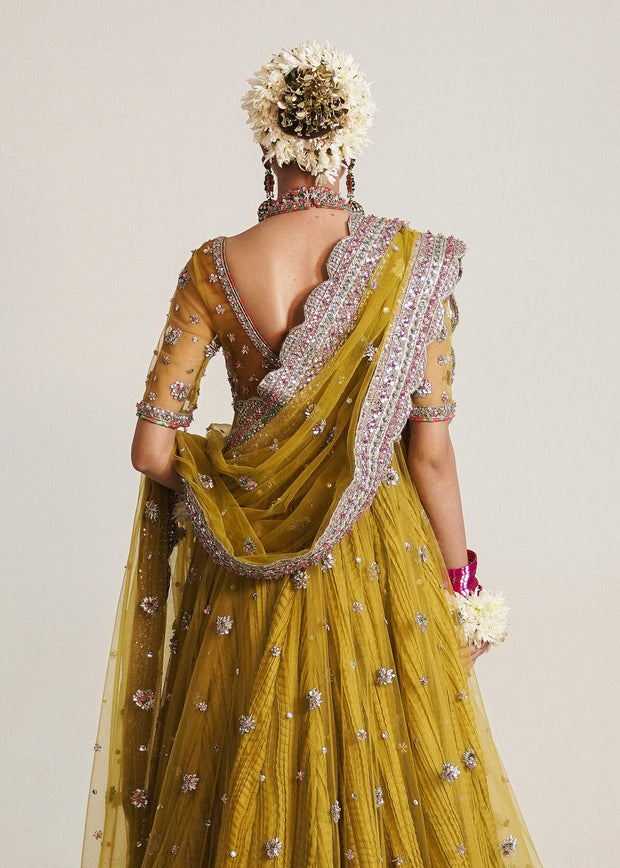 Pakistani Bridal Dress in Pishwas Frock with Wedding Lehenga and Net Dupatta Style