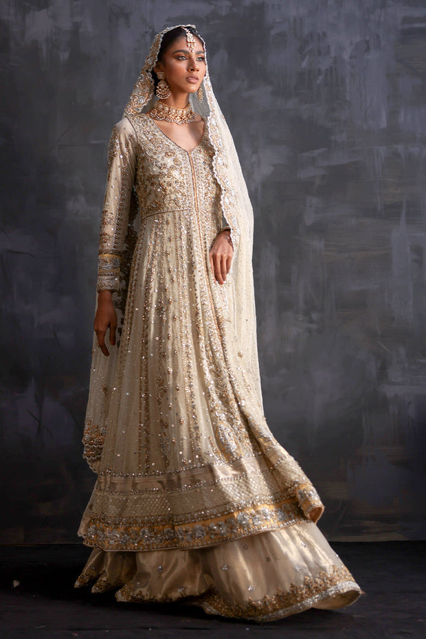 Pakistani Bridal Dress in Pishwas and Lehenga Style