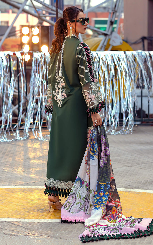 Pakistani Eid Dresses in Dark Green Salwar Kameez 2022