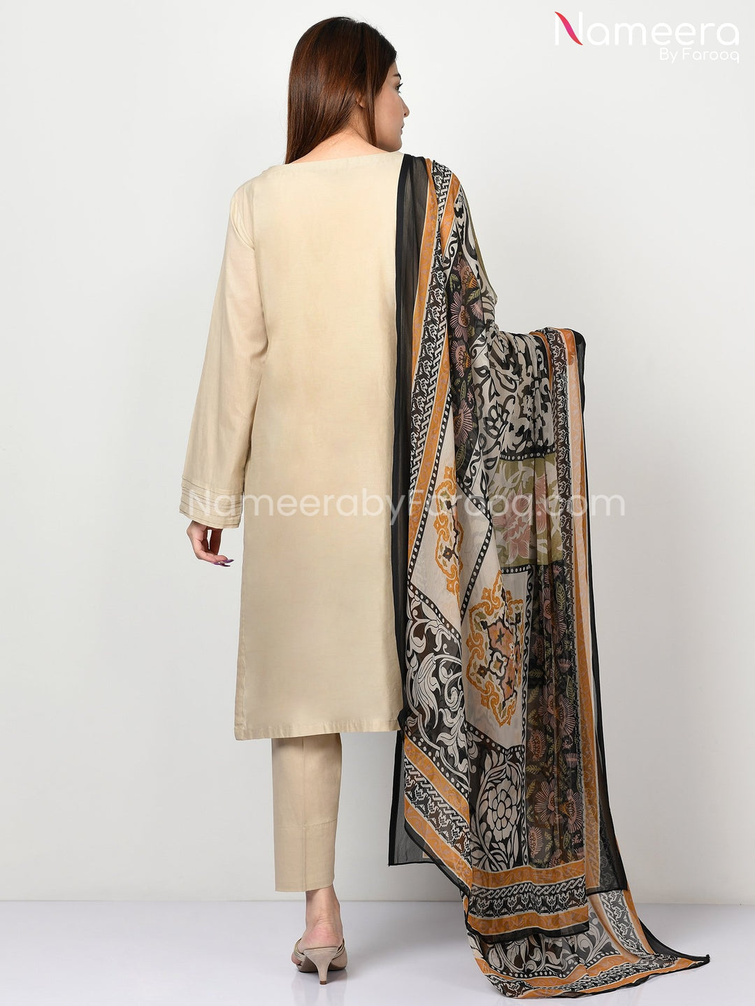 Pakistani Embroidered Lawn Suit
