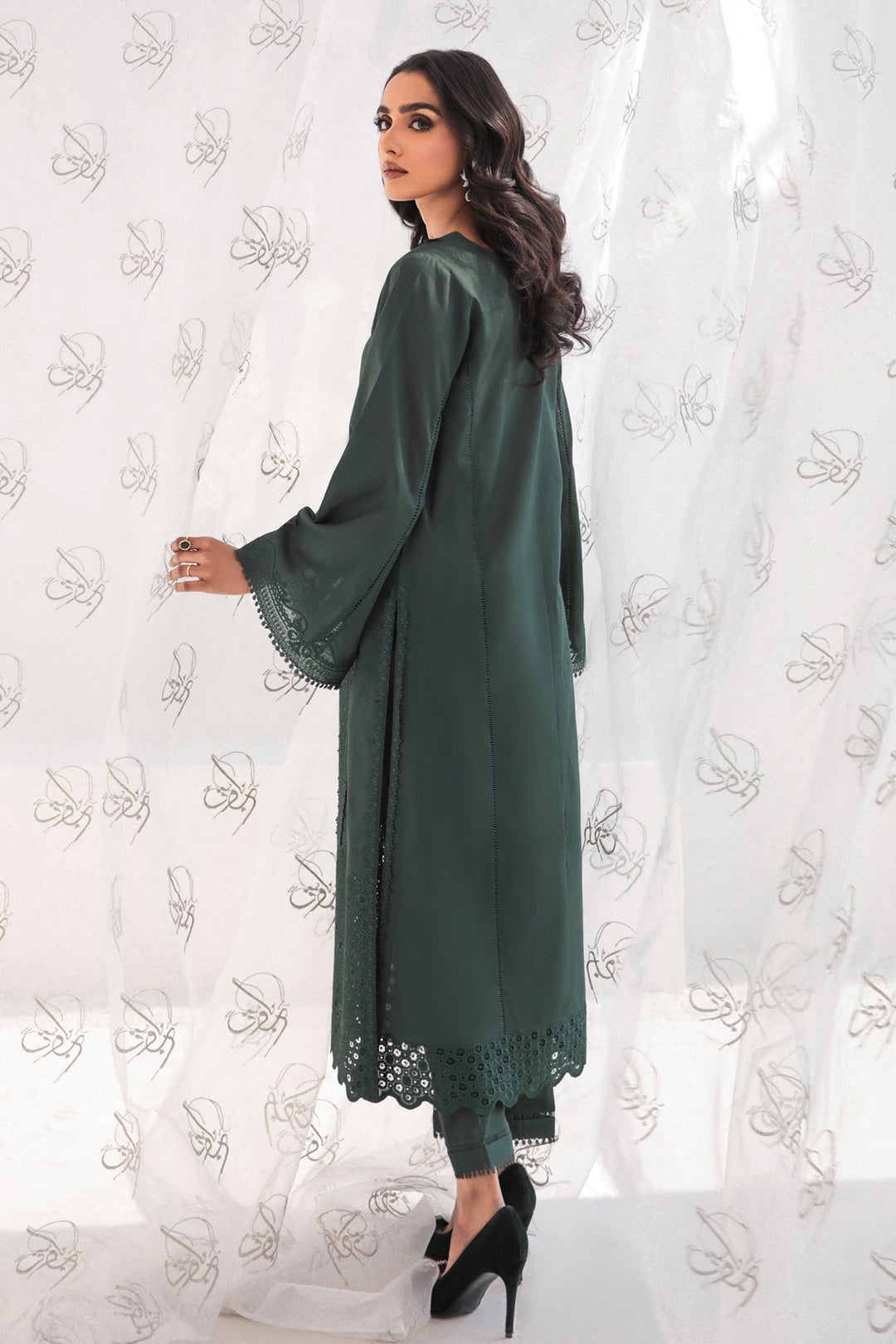 Pakistani Kameez In Capri Style With Dupatta Party Wear