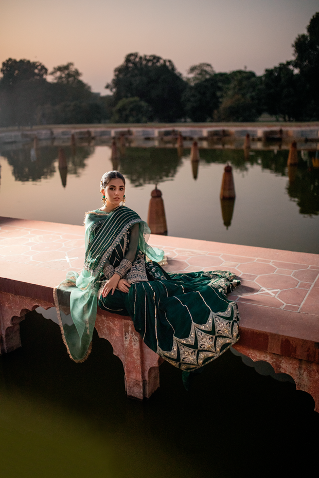 Pakistani Mehndi Dresses