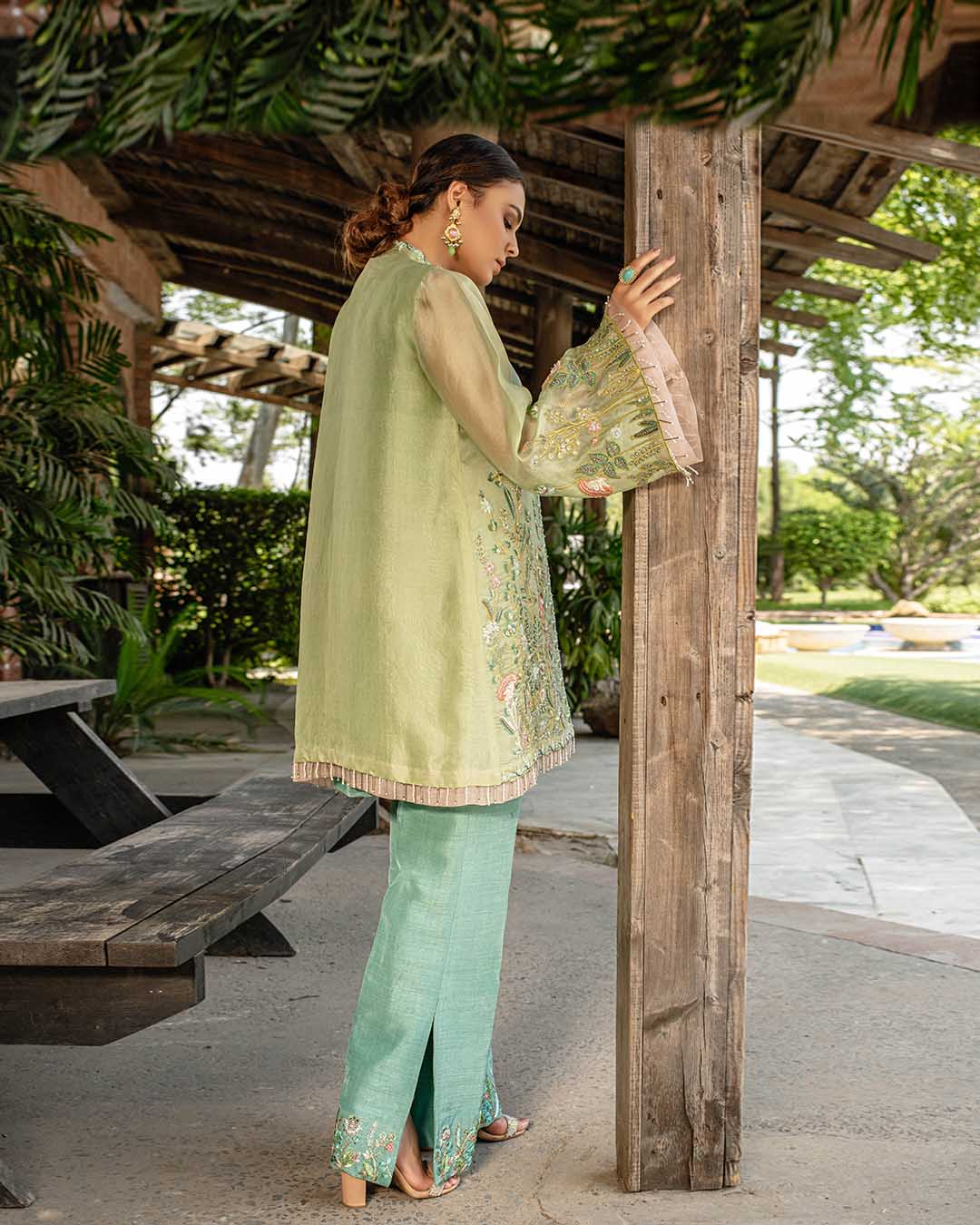 Pakistani Party Wear Organza Salwar Kameez Ladies Suit 2022