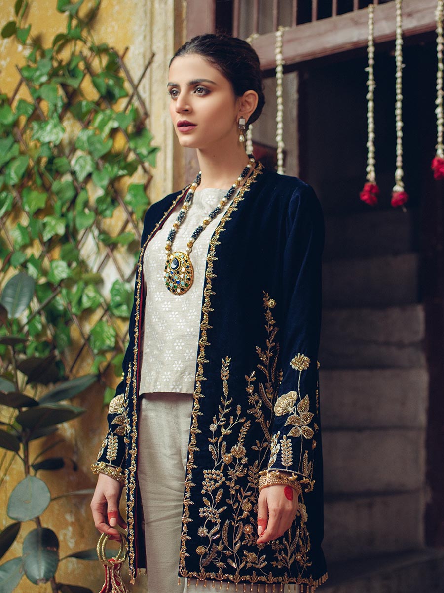 Pakistani Party Wear Organza Suits Online for Ladies 2022