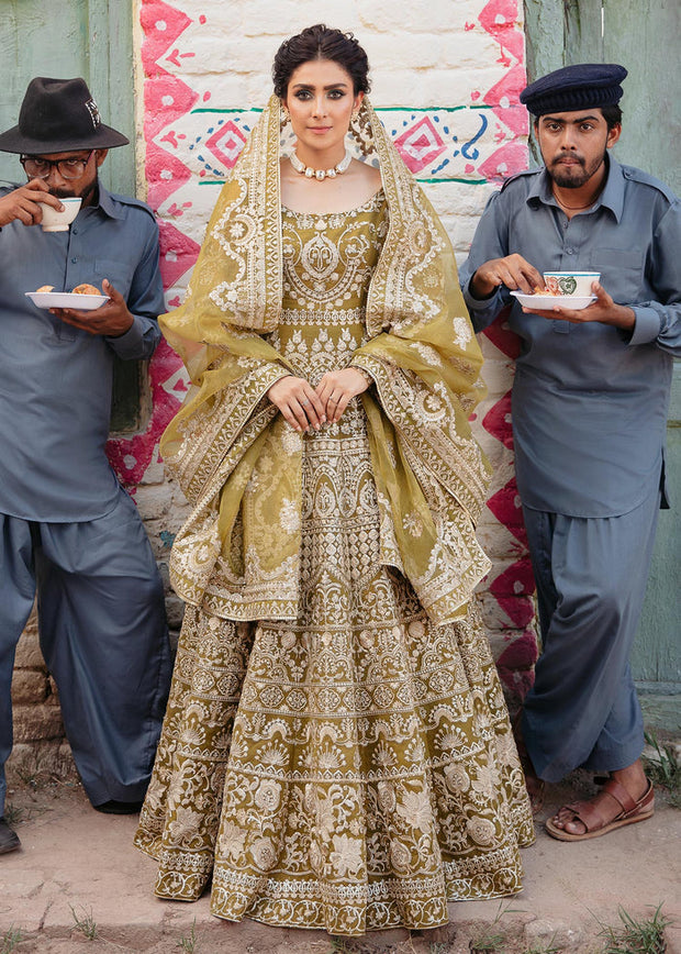 Pakistani Pishwas Frock and Trousers Dress for Wedding Online
