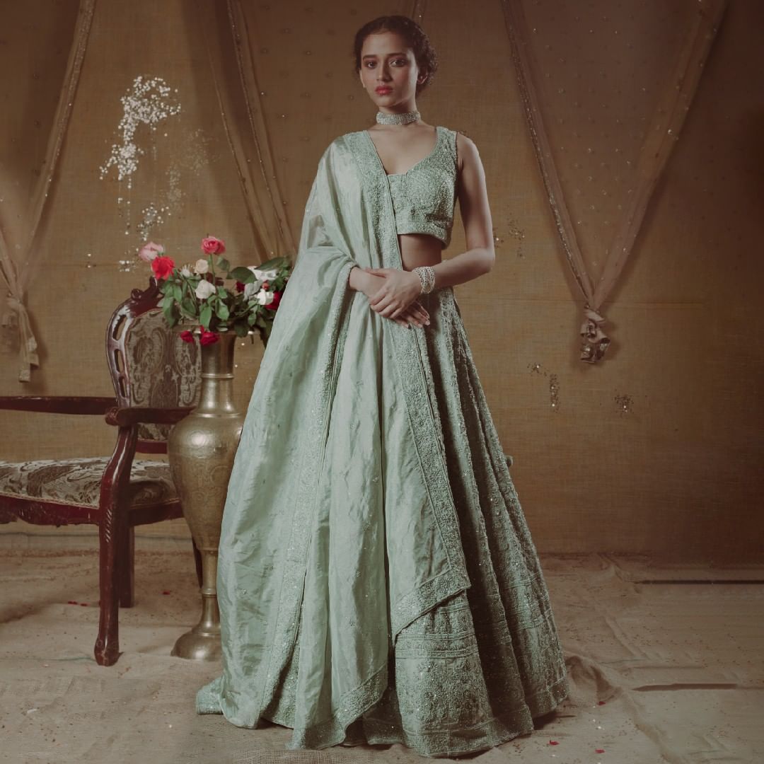 Premium Pakistani Sleeveless Bridal Lehenga Choli & Dupatta