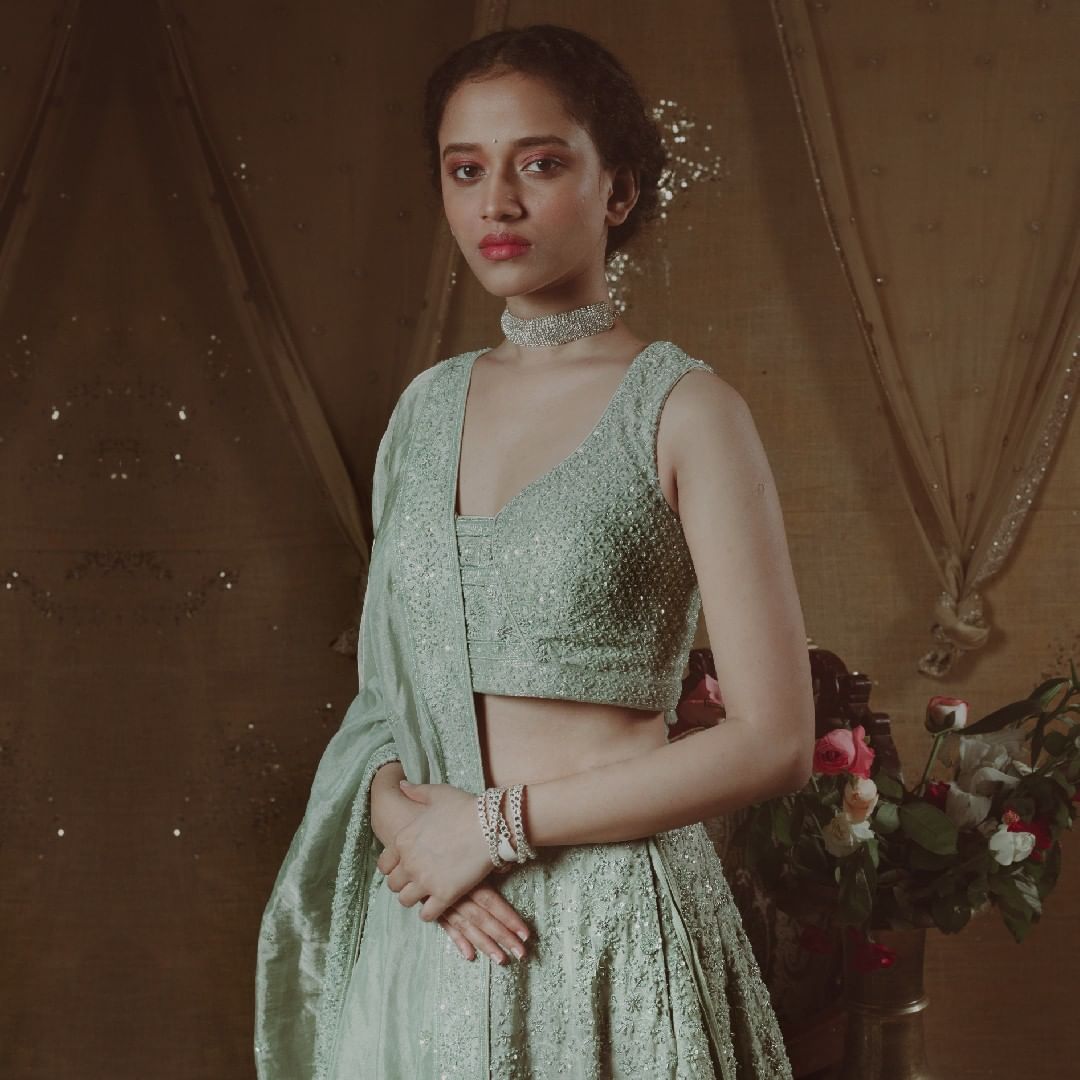 Premium Pakistani Sleeveless Bridal Lehenga Choli & Dupatta