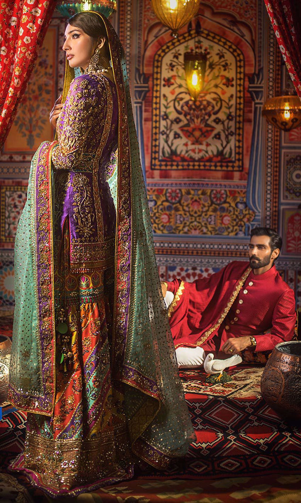Pakistani Traditional Mehndi Ghrarara for Wedding Side Pose
