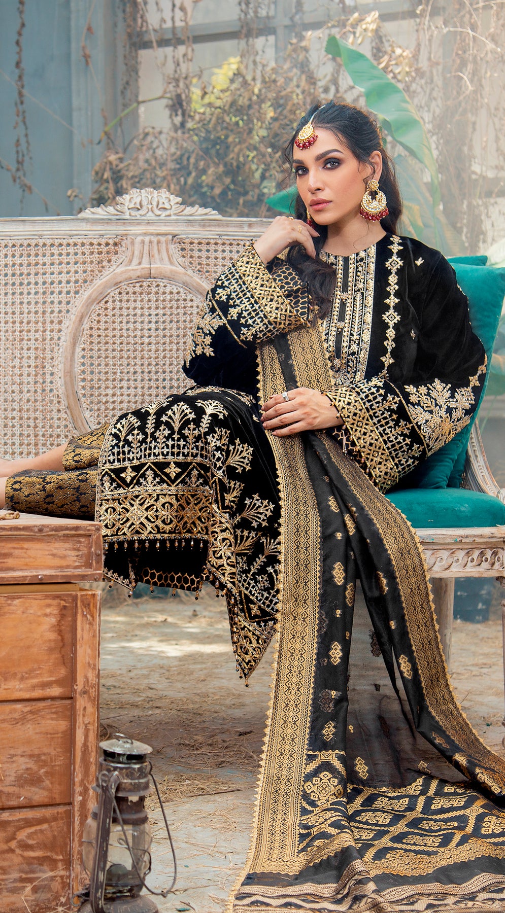 Pakistani Velvet Salwar Kameez Design
