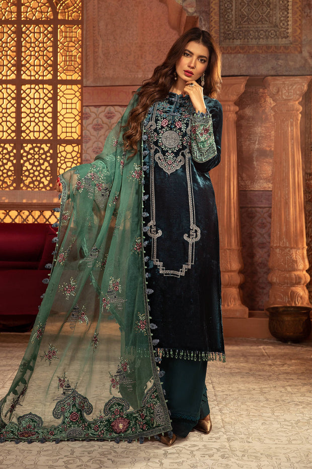 Pakistani Velvet Suit in Bottle Green Shade Online 2022 Nameera by Farooq Pakistani Velvet Suit in Bottle Green Shade Online 2022 Nameera by Farooq