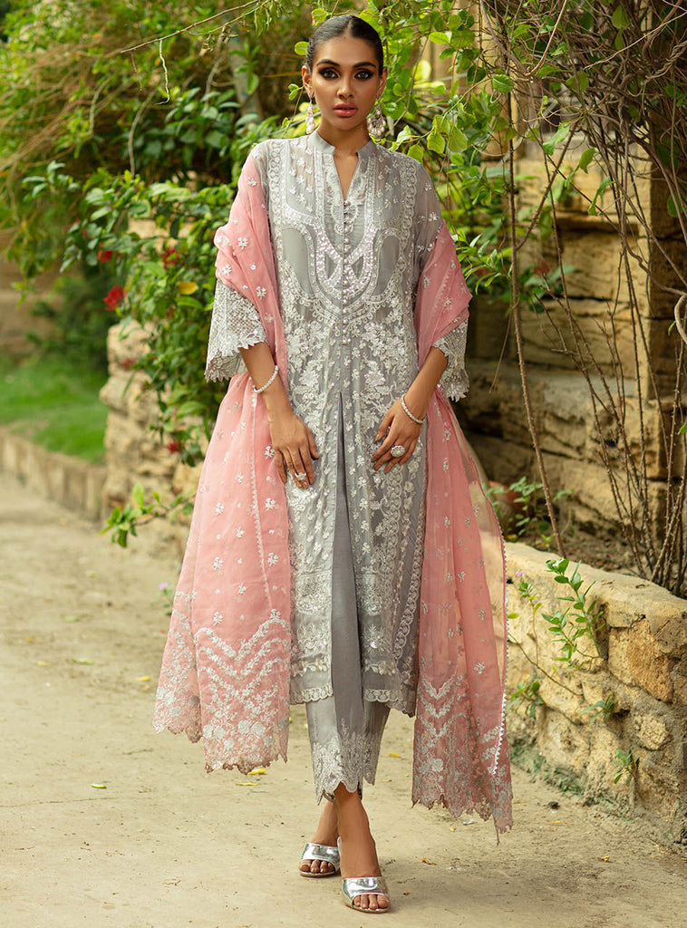 Pakistani Wedding Dress In Silver Grey Color Online 2021 Nameera by Farooq Pakistani Wedding Dress In Silver Grey Color Online 2021 Nameera by Farooq