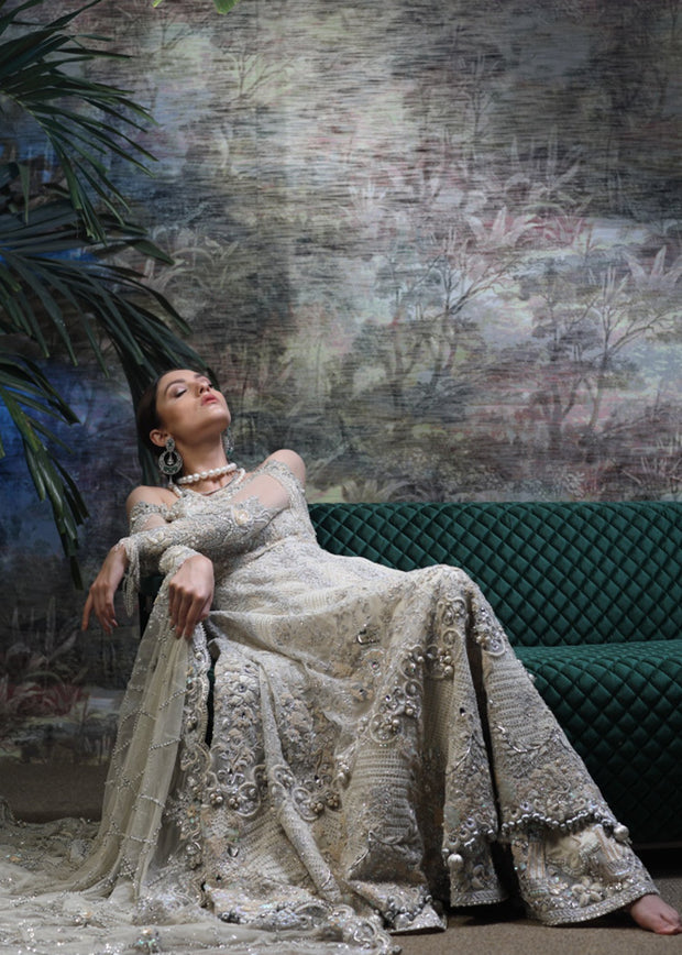 Pakistani Bridal Heavy Lehnga for Wedding in White Color  Overall Look