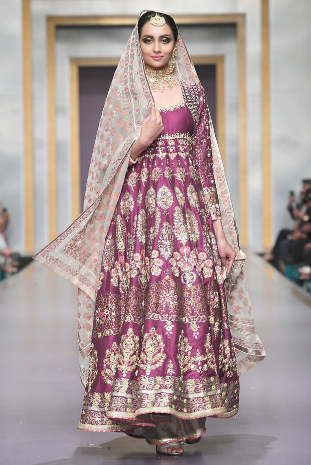 Pakistani Bridal Lehnga in Purple Color for Wedding