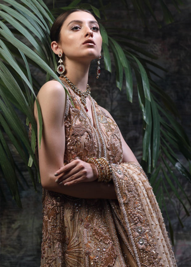 Pakistani Heavy Bridal Dress for Wedding Sidepose