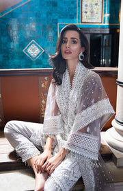 Dress as per latest Pakistani fashion 2019
