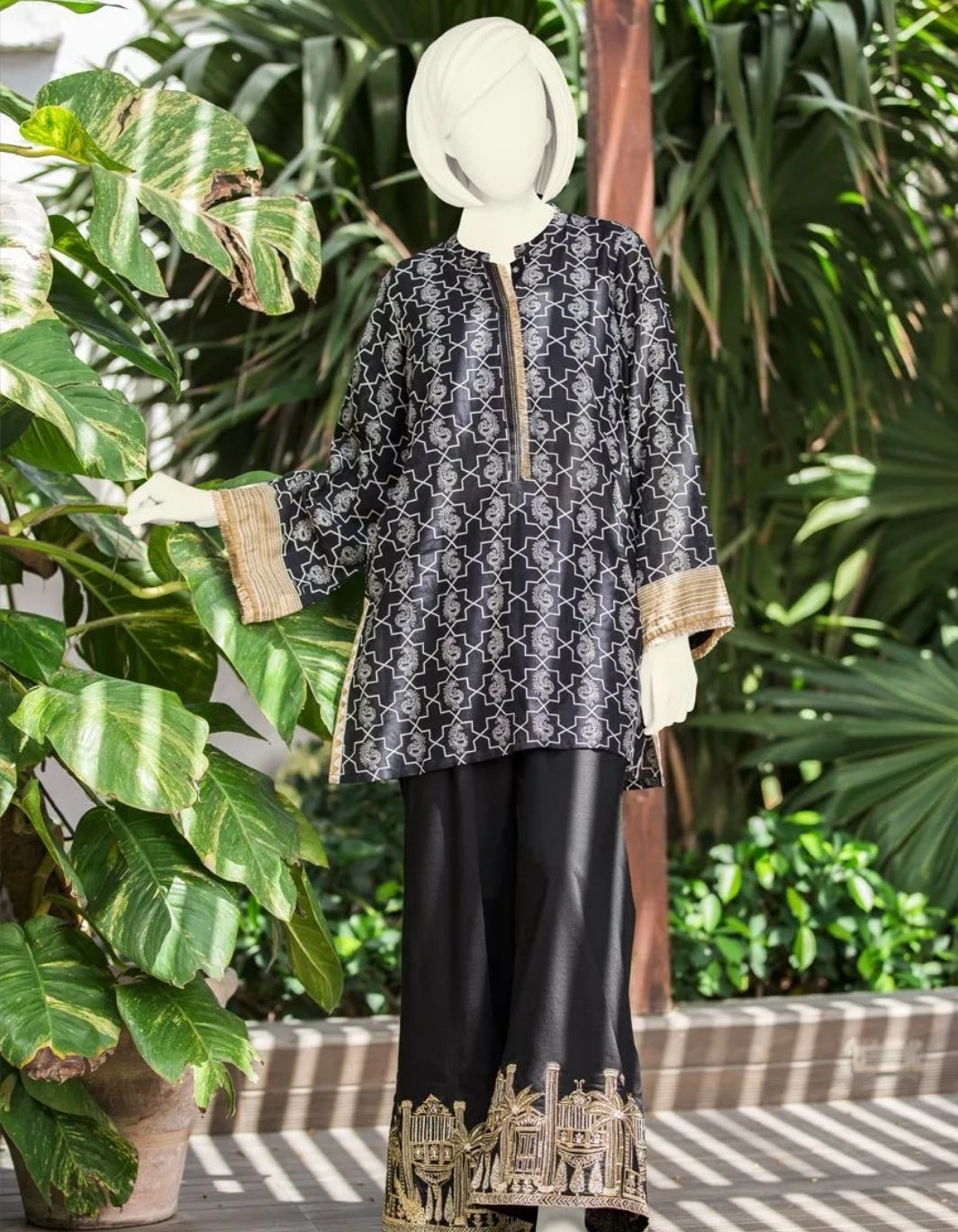 Pakistani kurta style girl plus lawn trouser