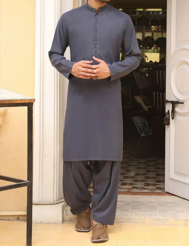Pakistani salwar kameez online boutique in America Nameera by Farooq
