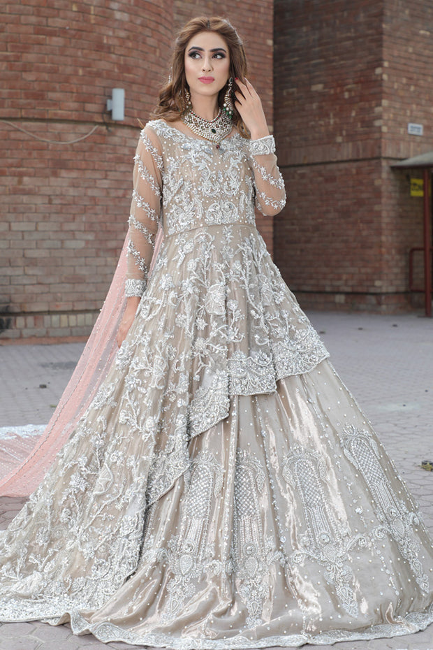 Latest beautiful Pakistani bridal outfit 2020 in rose gold color