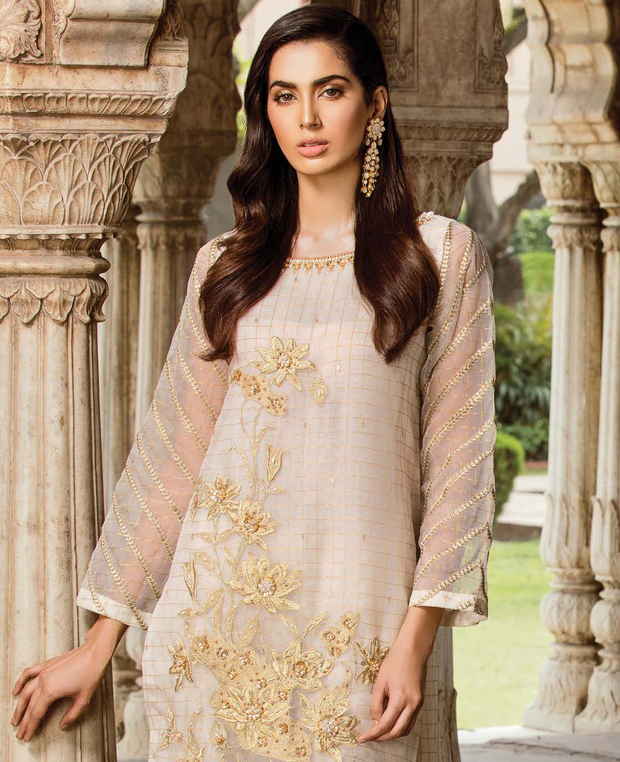 Ready to wear Classic Creamy Gold 1